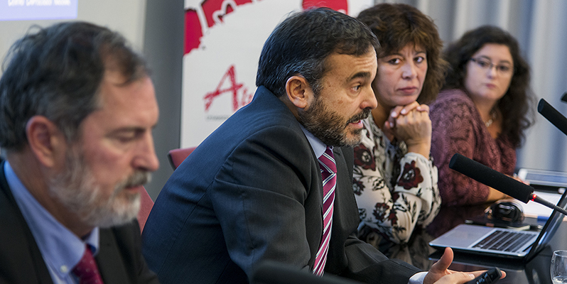 Alumni inaugura sus eventos con un debate que afecta a todos: el ciberespacio y sus riesgos